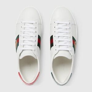 Gucci Women's Ace sneaker with bee size 37